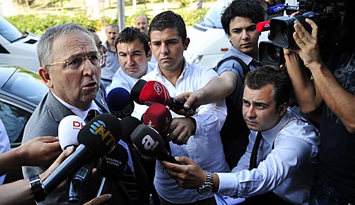 Anwalt Haluk Burcuoglu (l.) geht für Fenerbahce in Berufung