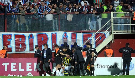 Beim Spiel gegen Trabzonspor gegen Fenerbahce kam es zu vielen Unterbrechungen