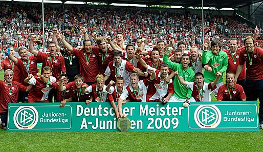 Der FSV Mainz 05 darf die erste A-Jugend-Meisterschaft der Vereinsgeschichte feiern