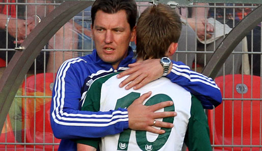 Trainer Stephan Schmidt wurde mit dem VfL Wolfsburg im Sommer 2011 deutscher U-19-Meister