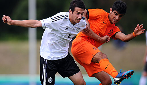 Für die deutschen Jugendnationalmannschaften absolvierte Levin Öztunali (l.) 14 Länderspiele