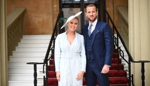 Harry Kane mit seiner Frau Katie Goodland im Buckingham Palace.