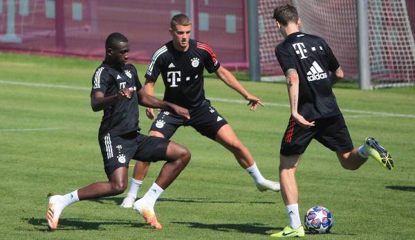 Tanguy Nianzou verletzte sich offenbar im Training des FC Bayern.