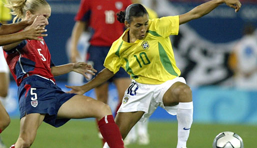 Die Brasilianerin Marta (r.) wurde 2006 und 2007 zur FIFA-Weltfußballerin des Jahres gewählt