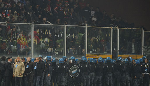 Vor dem Derby fürchtet man ähnliche Ausschreitungen wie beim EM-Quali-Spiel Italien-Serbien