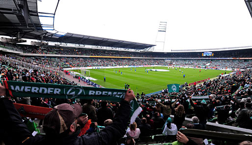 Die Bremer Fans verwandeln das Weserstadion regelmäßig in ein Meer aus grün-weißen Flaggen und Schals