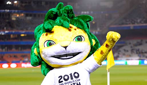 Auch das WM-Maskottchen Zakumi fühlt sich pudelwohl