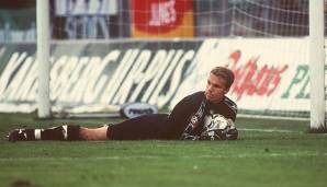 Nach zwei Spielzeiten auf der Bank gelang dem DFB-Junioren-Torhüter der Durchbruch in der Bundesliga. In der Spielzeit 1998/1999 machte er alle Spiele und empfahl sich für höhere Aufgaben.