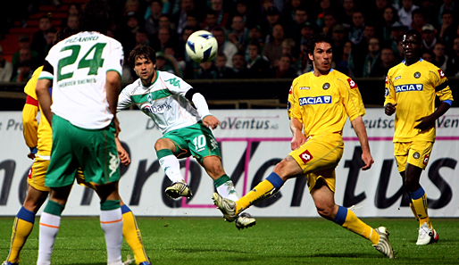 Bremens Diego erzielte gegen Udinese Calcio seine Tore zwei und drei im laufenden Wettbewerb