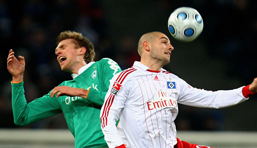 Mladen Petric (r.) traf diese UEFA-Cup-Saison neun Mal für den HSV