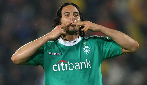 Geht es nach Wettanbieter "bwin, gewinnt Claudio Pizarro mit Werder Bremen den UEFA-Cup