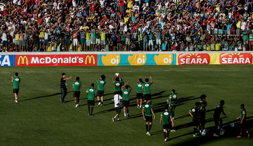 Die Spieler ließen sich von den Fans im Estadio Presidente Vargas beim Training bejubeln