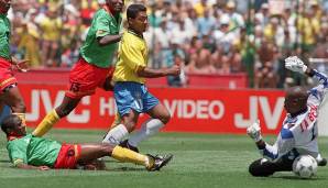 Platz 11: Joseph-Antoine Bell wurde 1998 zu Afrikas Torhüter des Jahrhunderts gewählt. Bei der WM 1994 stand er im Alter von 39 Jahren, acht Monaten und 16 Tagen im Tor der Kameruner, war damit aber nicht einmal der älteste Spieler im Kader.