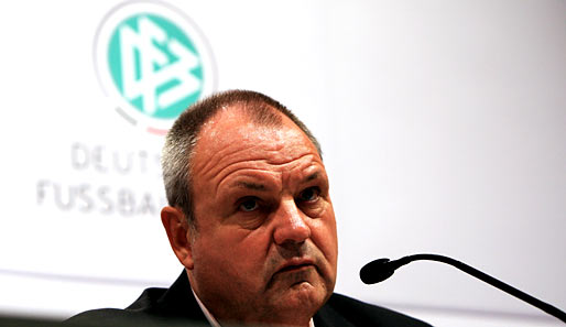 Harald Stenger ist seit 2001 Pressesprecher beim DFB