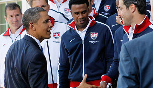 US-Präsident Barack Obama (2. v. l.) empfängt das US-Team