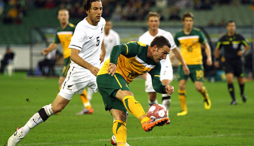 Scott McDonald (r.) gab 2006 sein Debüt in der A-Nationalmannschaft von Australien
