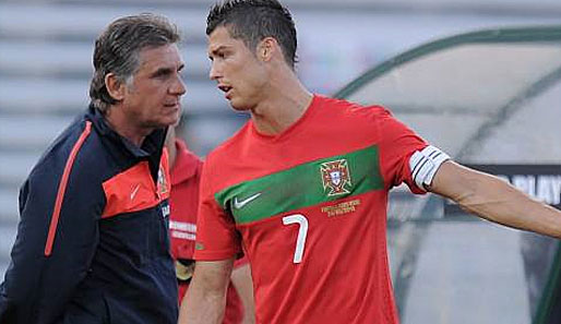 Nicht zufrieden: Cristiano Ronaldo (r.) sucht bei der Nationalmannschaft noch nach seiner Form