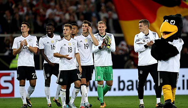 Das DFB-Team nach dem WM-Quali-Spiel gegen Norwegen in Stuttgart