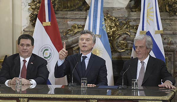Die Präsidenten der drei Länder gaben die WM-Bewerbung in Buenos Aires bekannt
