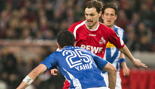 Anthar Yahia (vorne) traf in der Bundesliga auch schon auf Milivoje Novakovic vom 1. FC Köln