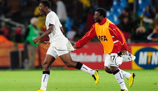 Die Black Stars um Asamoah Gyan (l.) peilen auch gegen Australien einen Sieg an