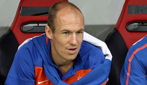 Ersatzbank statt gegnerischer Strafraum: Arjen Robben wird gegen Dänemark nicht spielen können