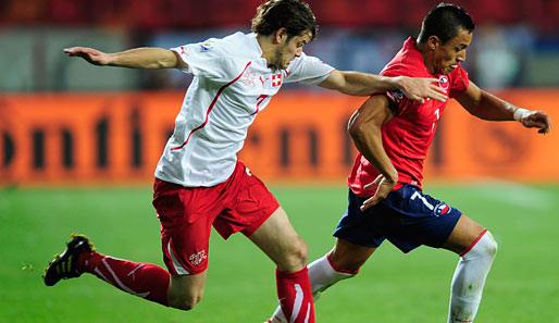Die Schweiz mit Tranquillo Barnetta (l.) will gegen Honduras nicht wieder nur hinterher laufen.