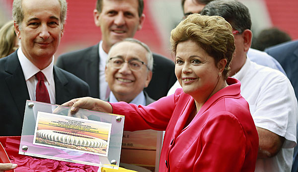Dilma Rousseff verteidigt die hohen Kosten für die Weltmeisterschaft 2014