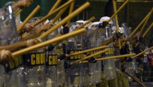 Polizisten setzten sich in Belo Horizonte mit Schlagstöcken zur Wehr