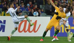 Australiens Doppel-Torschütze Tomi Juric war auch mit unfairen Mitteln kaum zu stoppen