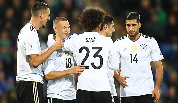 Die Spieler des DFB-Teams freuen sich über die erfolgreiche WM-Qualifikation