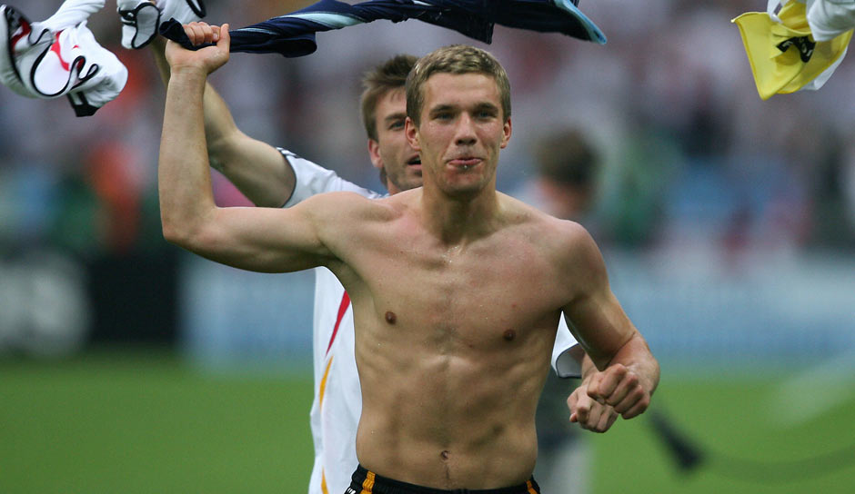 Seit der WM 2006 wird der Award "Bester junger Spieler" vergeben. Lukas Podolski "krallte" sich das Ding damals beim Sommermärchen. Für die Turniere von 1958 bis 2002 startete die FIFA nachträglich eine Internetabstimmung. SPOX zeigt alle Gewinner!