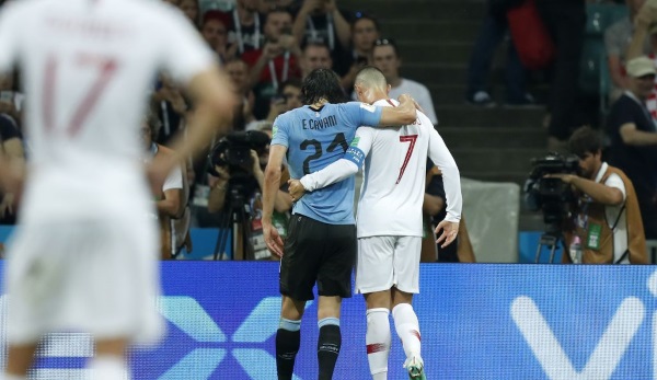 Edinson Cavani verletzte sich im Achtelfinale der WM 2018 gegen Portugal.