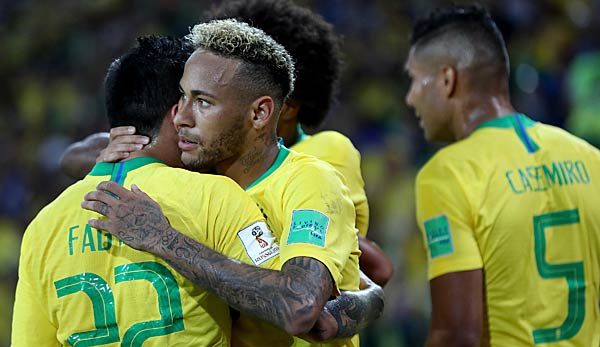 Gemeinsam mit Neymar möchte Fagner Brasilien zum sechsten WM-Triumph führen.