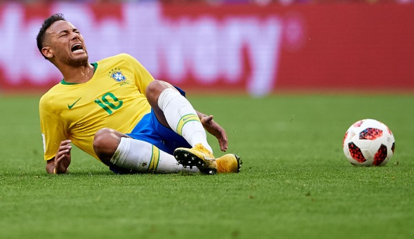 Brasiliens Superstar Neymar sieht sich während der WM 2018 großer Kritik ausgesetzt.