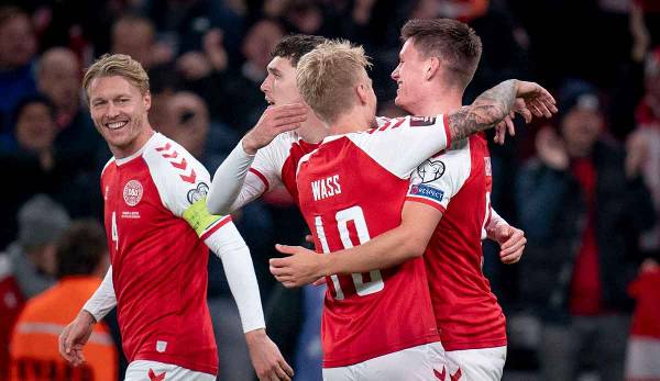 EM-Halbfinalist Dänemark hat als zweite Mannschaft das Ticket für die Fußball-WM 2022 in Katar gelöst.