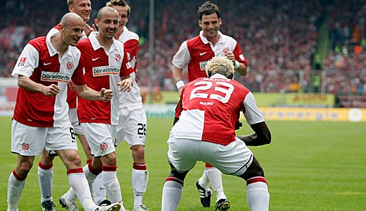 Sieggarant: Aristide Bance (v.) traf für Mainz gegen den FSV Frankfurt gleich doppelt