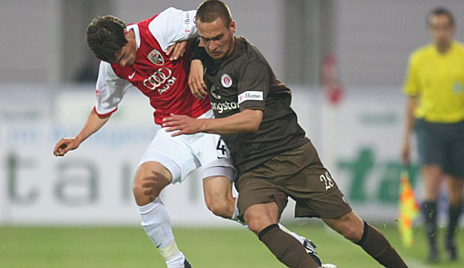 Ömer Sismanoglu (r.) kam in der vergangenen Zweitligasaison nur auf zehn Einsätze für St.Pauli