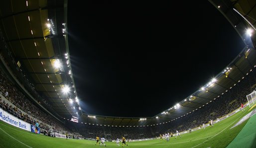 Der neue Tivoli, das Stadion von Alemannia Aachen, wurde gegen den FC St. Pauli eingeweiht