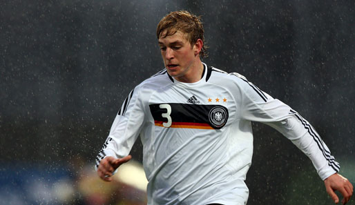 Bastian Oczipka hat vier Länderspiele für die deutsche U-20-Auswahl bestritten