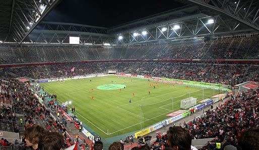 Die Esprit Arena in Düsseldorf bietet rund 52.000 Zuschauern Platz
