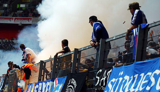 Die Fans von Hansa Rostock wüteten bereits vor dem Spiel in der Düsseldorfer Altstadt
