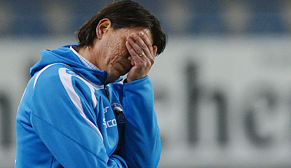 Bielefeld-Coach Christian Ziege steht bei der Begegnung in München gehörig unter Druck