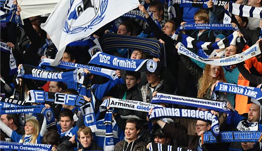 Die Bielefelder Fans hoffen gegen den MSV Duisburg auf den zweiten Saisonsieg