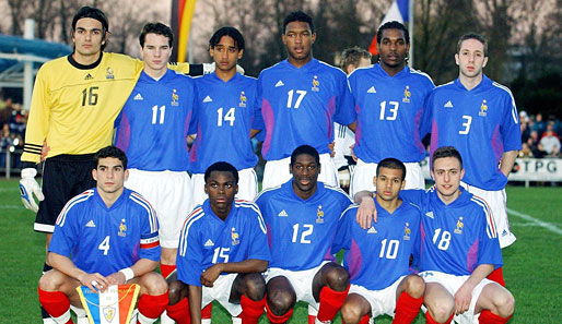 Spielte in der U-18 Nationalmannschaft Frankreichs: Guillaume Rippert (hintere Reihe, ganz rechts)