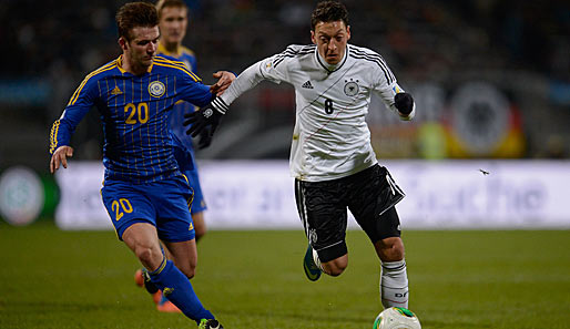 Konstantin Engel ist kasachischer Nationalspieler. Hier im Quali-Spiel gegen Deutschland