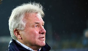 Benno Möhlmann hat seinen Vertrag beim FSV Frankfurt bis 2015 verlängert