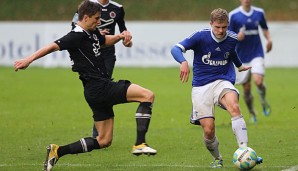 Philipp Max (r.) kam bisher in zwei Bundesligaspielen für den FC Schalke 04 zum Einsatz