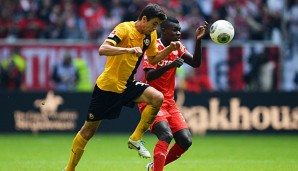 Ihlas Bebou (r.) unterschrieb bei Fortuna Düsseldorf seinen ersten Profivertrag