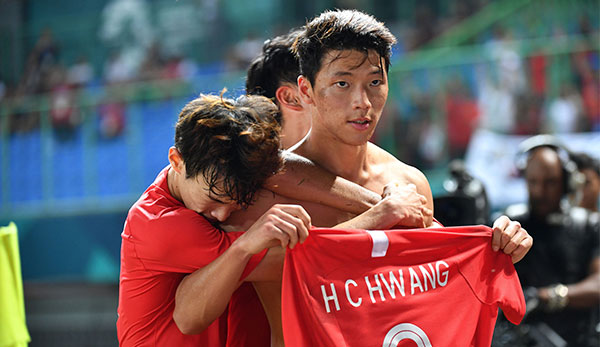 Hee-chan Hwang mit dem Messi-Jubel